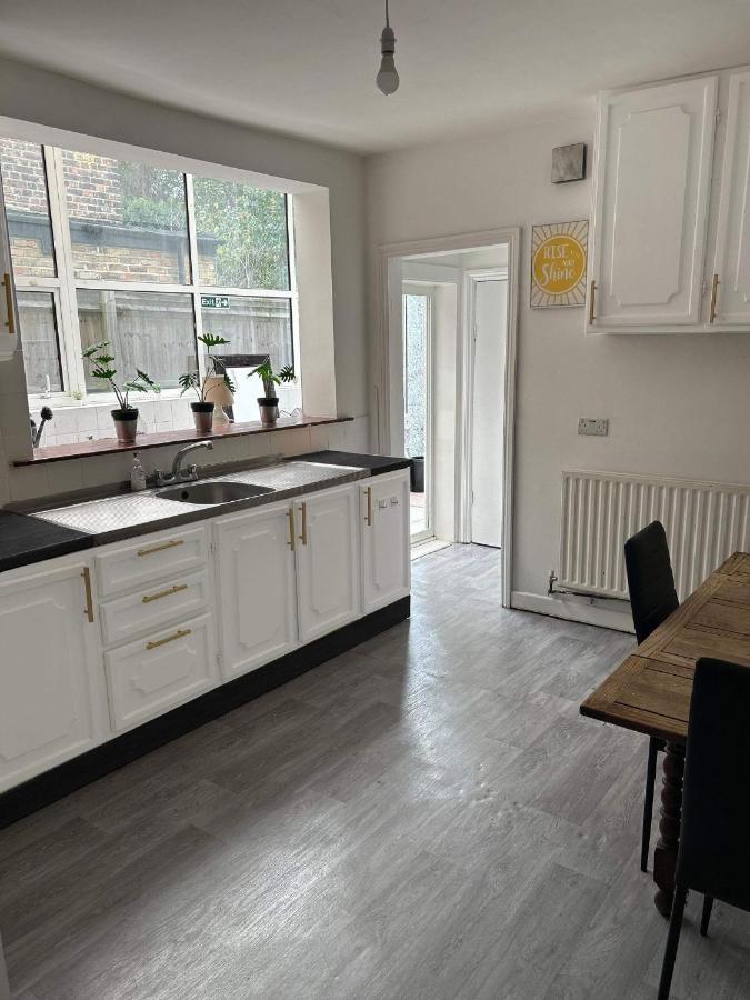 Balham, South London Spacious Guest House F2, 6 Rooms Available Exterior foto